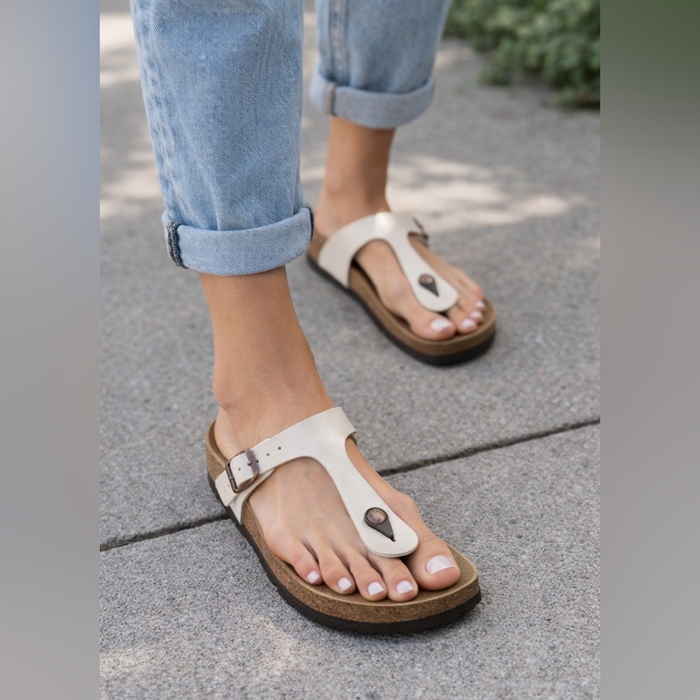 Birkenstock Gizeh Sandals Cream White Thong Comfort Cork Footbed EU 36 / US 6